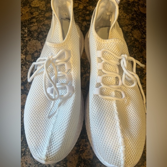 Designed 2020 ladies walking sneaker size 11 excellent condition feather light - Picture 5 of 10